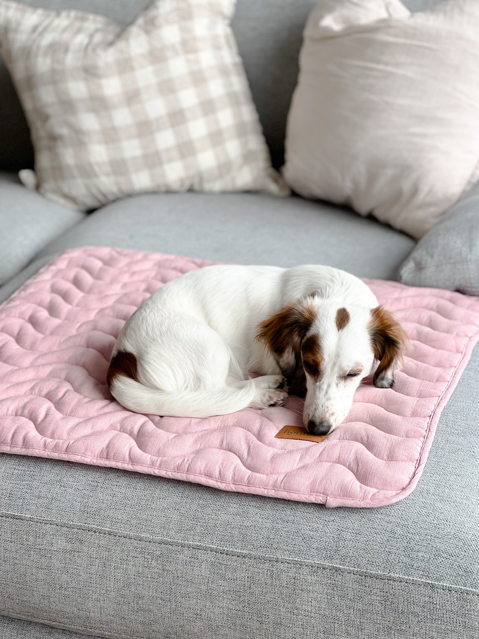 Quilted Linen Couch Mat - Pink