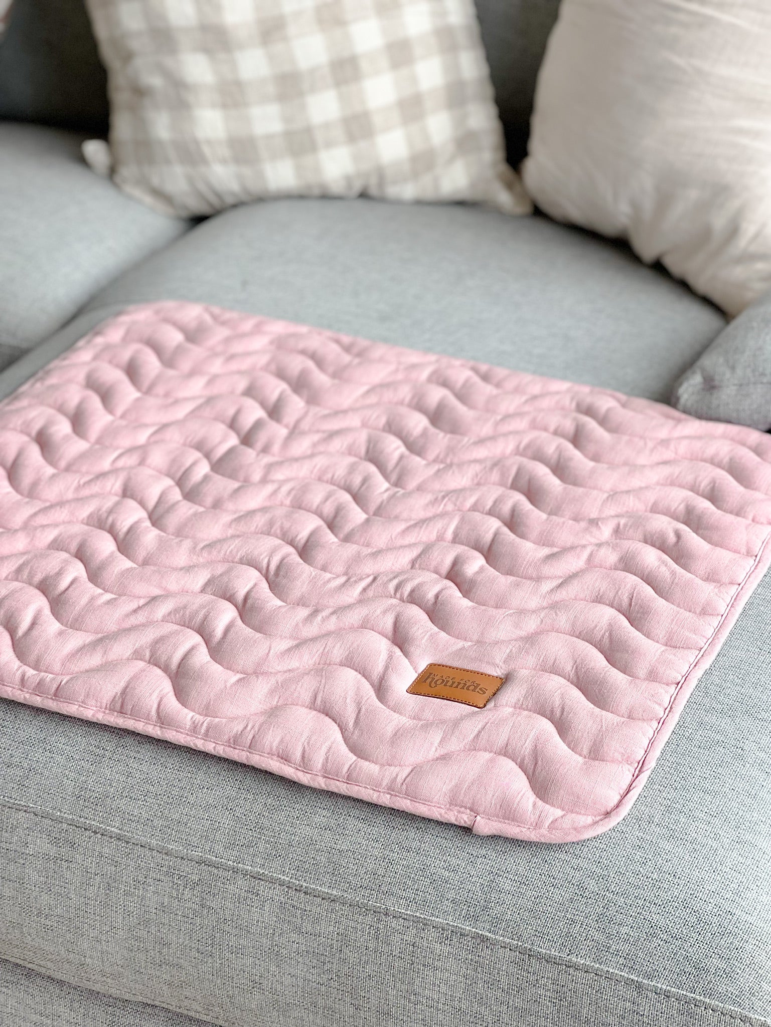 Quilted Linen Couch Mat - Pink